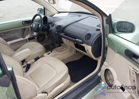 2008 Volkswagen New Beetle S z USA, uszkodzony, nr VIN 3VWPF31YX8M411933